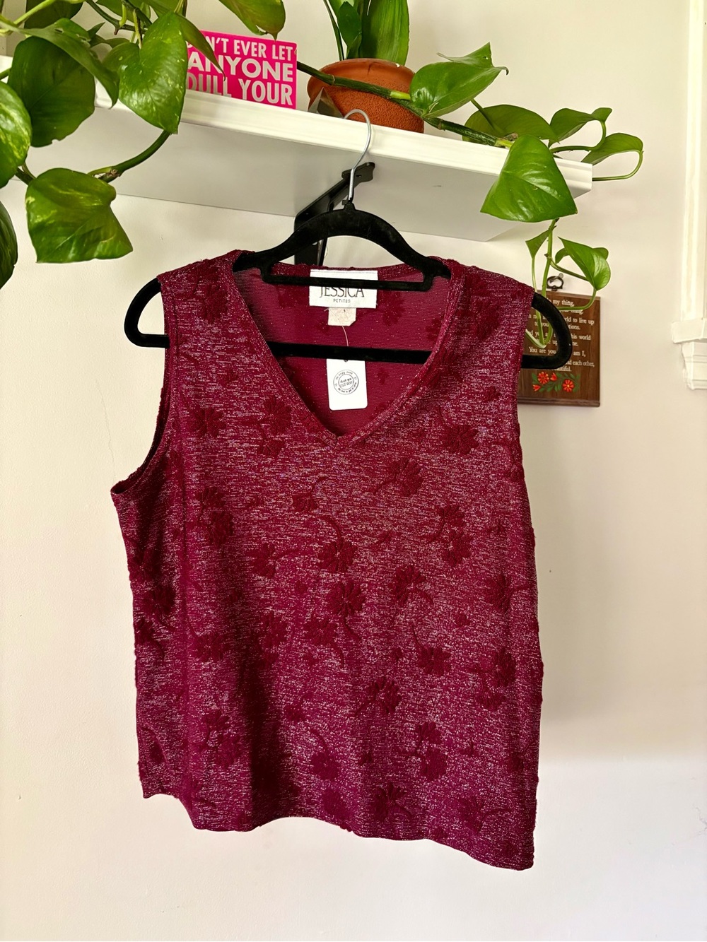 Jessica V-Neck Sleeveless Knit Tank in Berry Floral